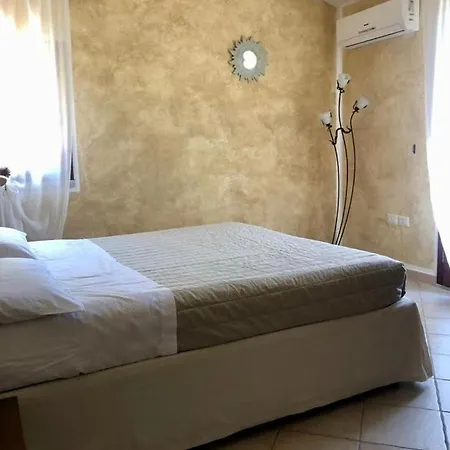 Mediterranean Garden House Apartmán Loiri Porto San Paolo